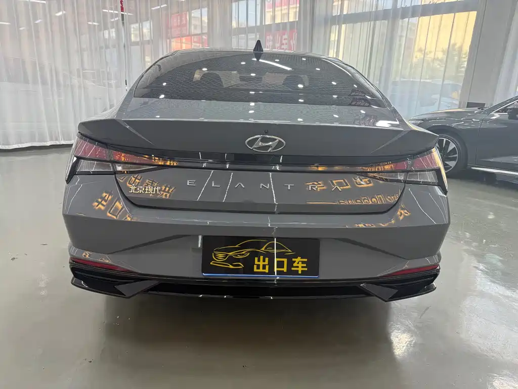 Hyundai Elantra — миниатюра 11
