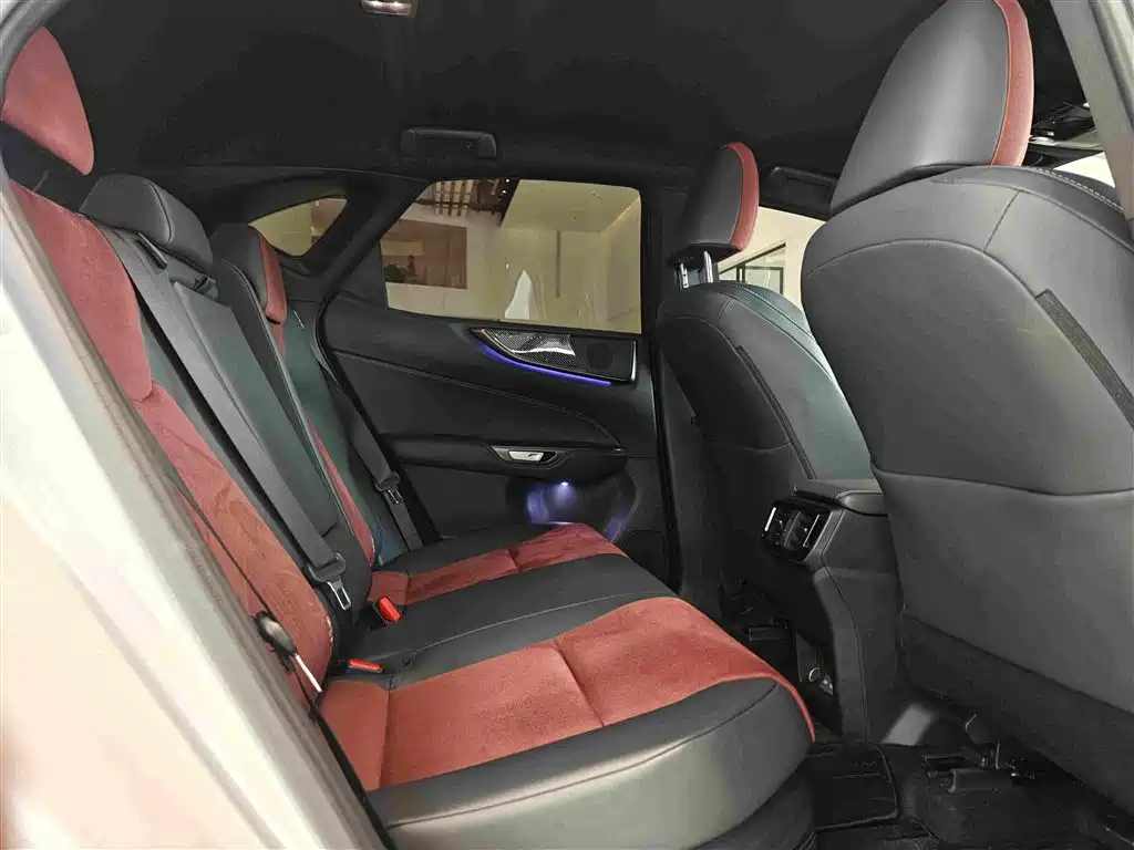 Lexus NX — миниатюра 12