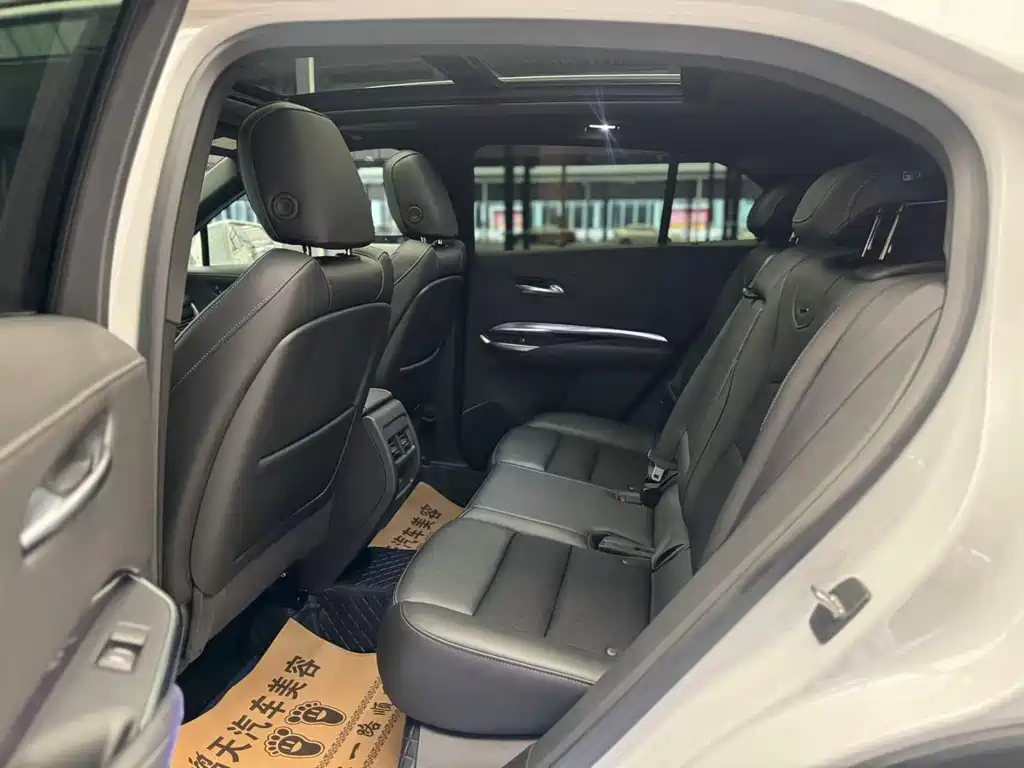 Cadillac XT4 2022 28T