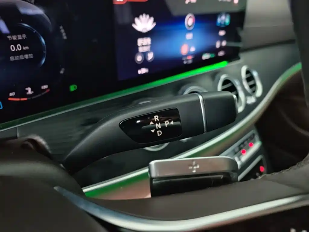 Mercedes-Benz E-Class — миниатюра 14