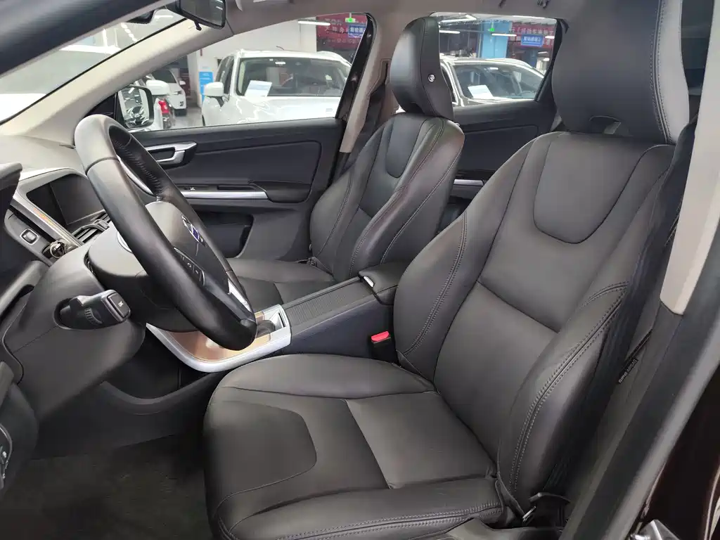 Volvo XC60 — миниатюра 4