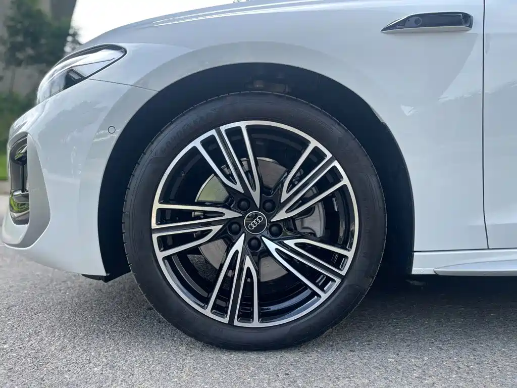 Audi A5L — миниатюра 10