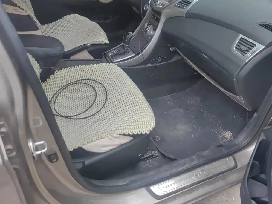 Hyundai Elantra Langdong — миниатюра 8