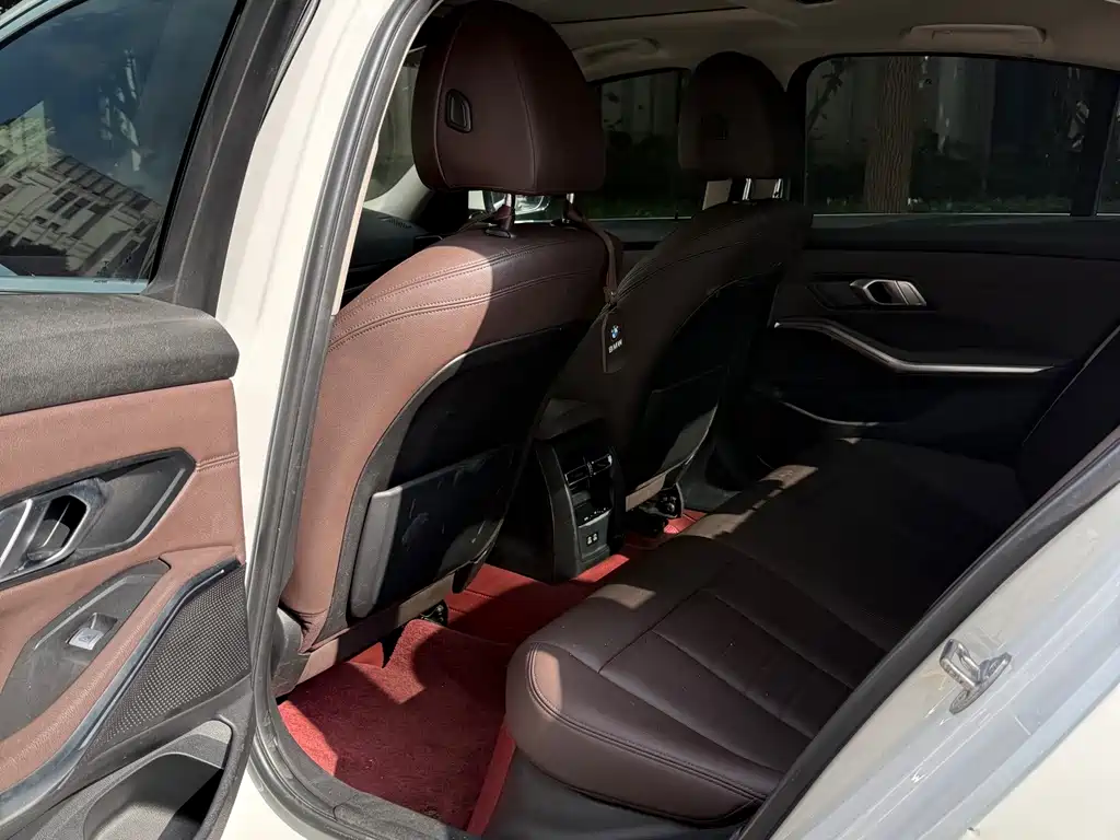 BMW 3 Series — миниатюра 8