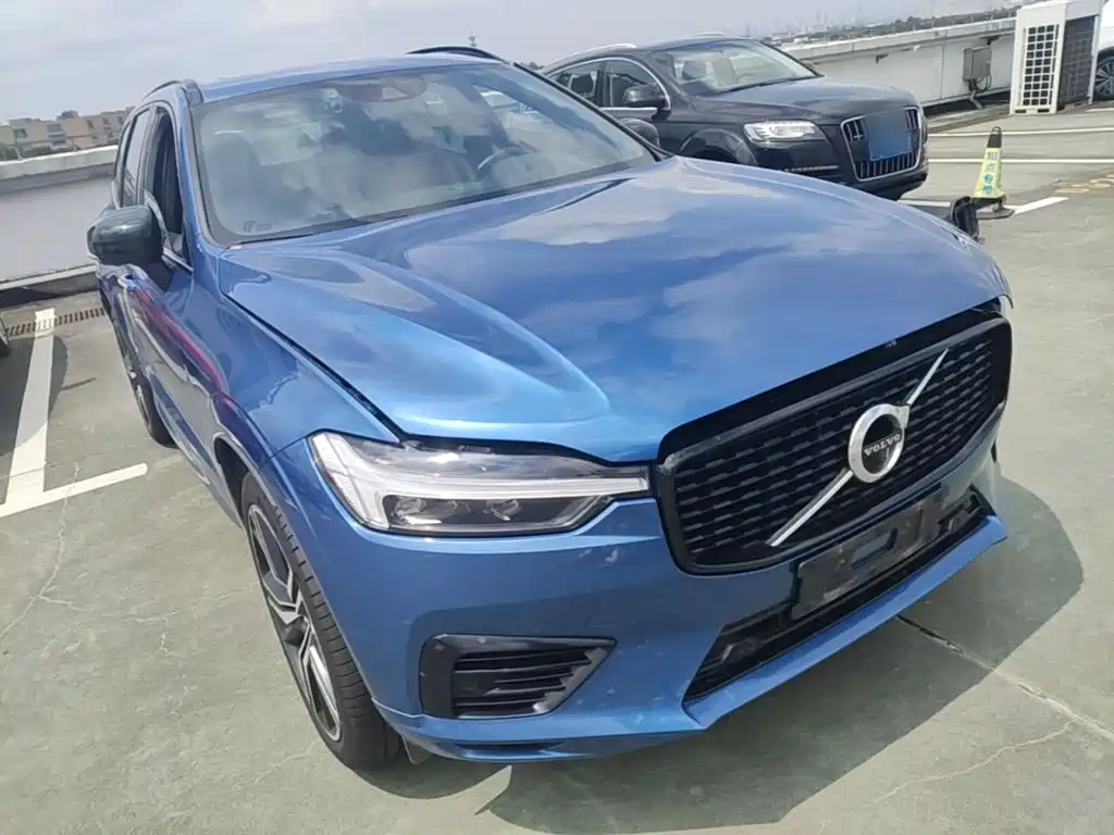 Volvo XC60 PHEV — миниатюра 4