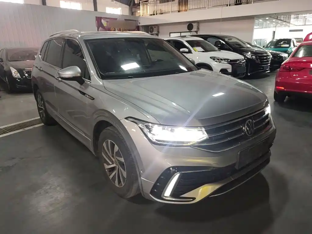 Volkswagen Tiguan L PHEV — миниатюра 4