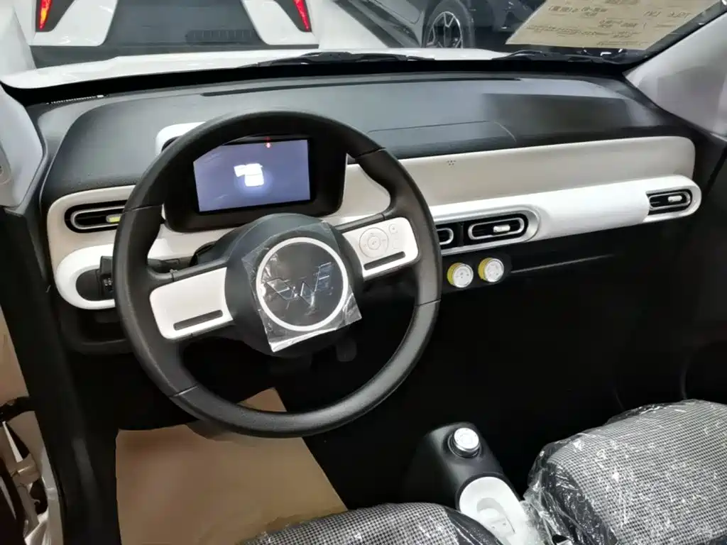 Wuling MINIEV — миниатюра 10