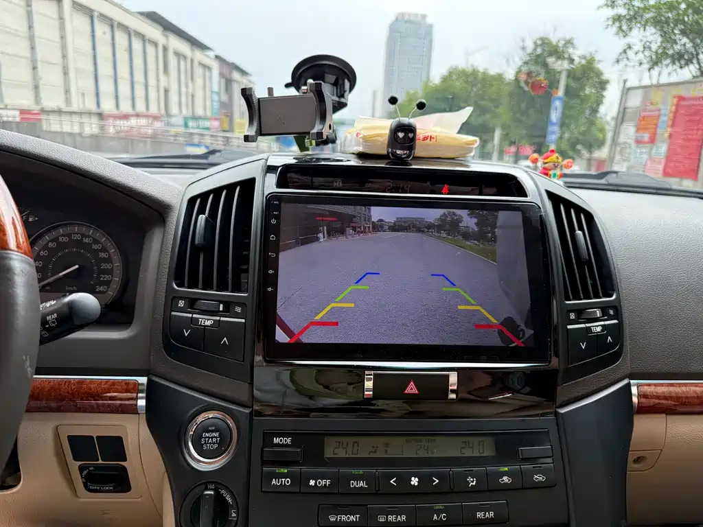 Toyota Land Cruiser — миниатюра 6