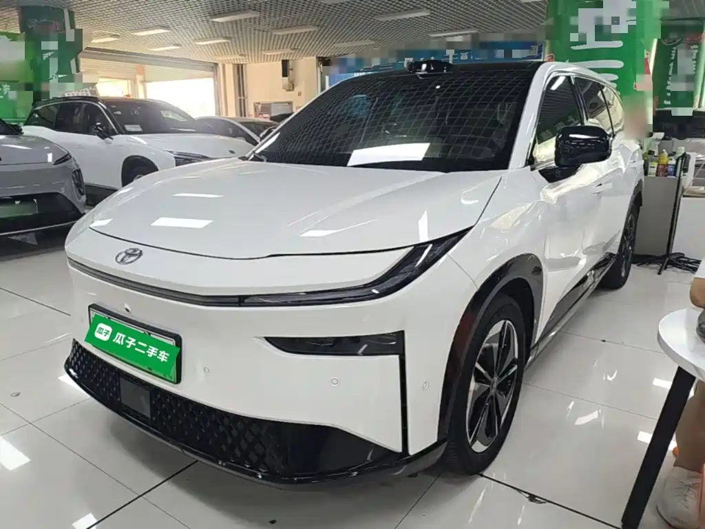 Toyota bZ3X — миниатюра 2