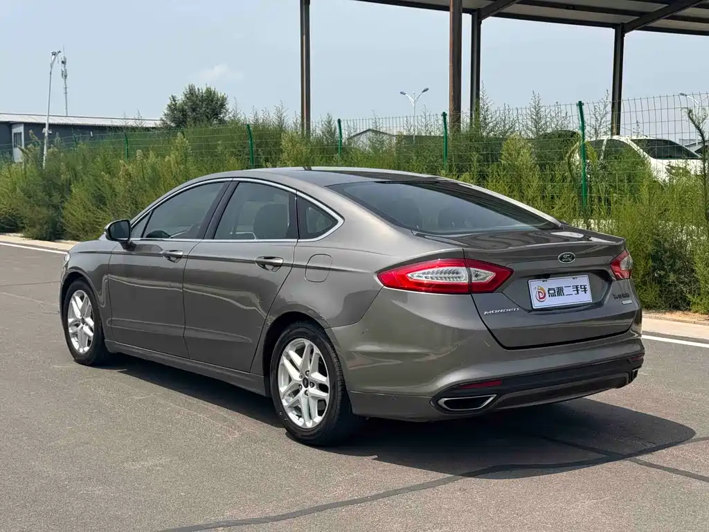 Ford Mondeo — миниатюра 6