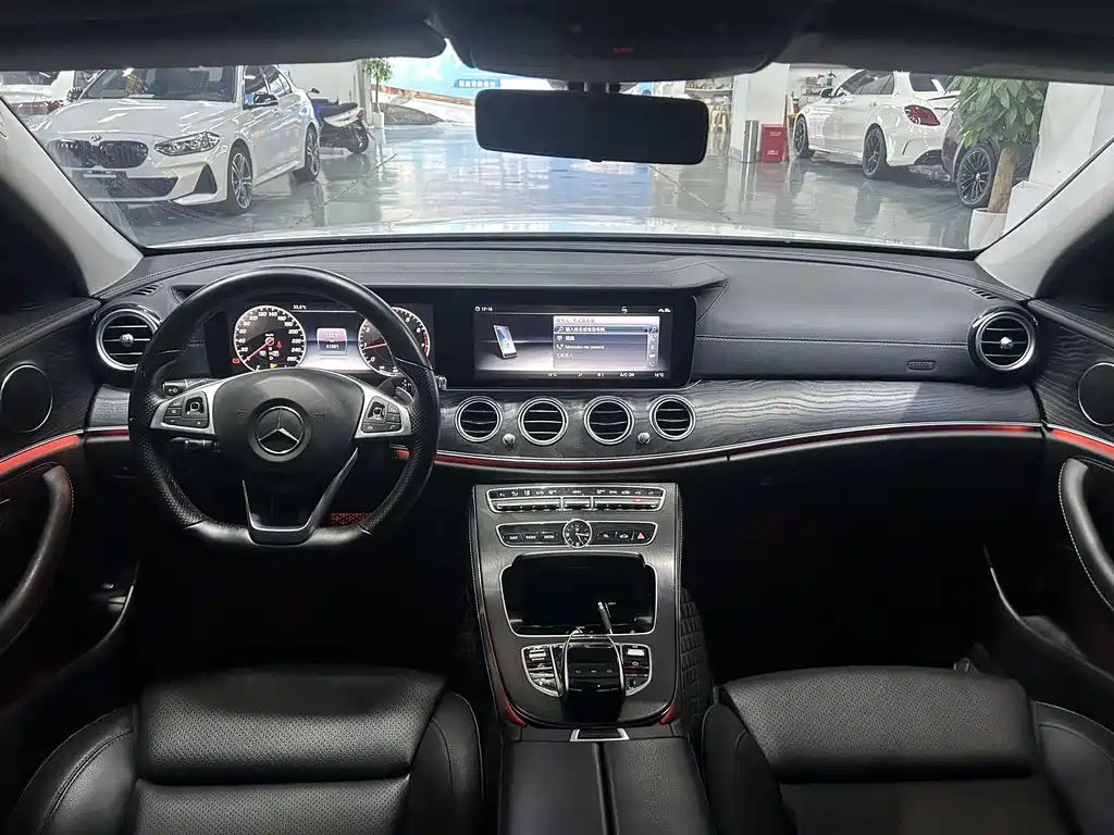 Mercedes-Benz E-Class — миниатюра 7