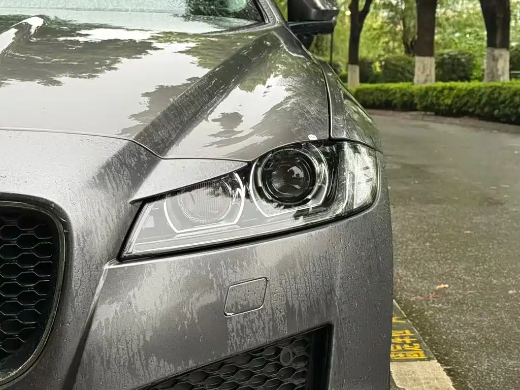 Jaguar XF 2016 XF 2.0T