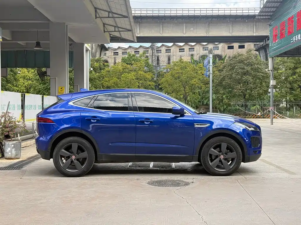 Jaguar E-PACE — миниатюра 7