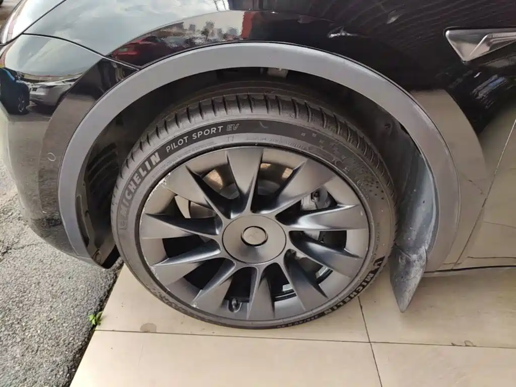 Tesla Model Y — миниатюра 23