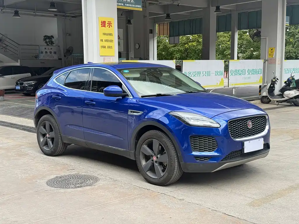 Jaguar E-PACE — миниатюра 3