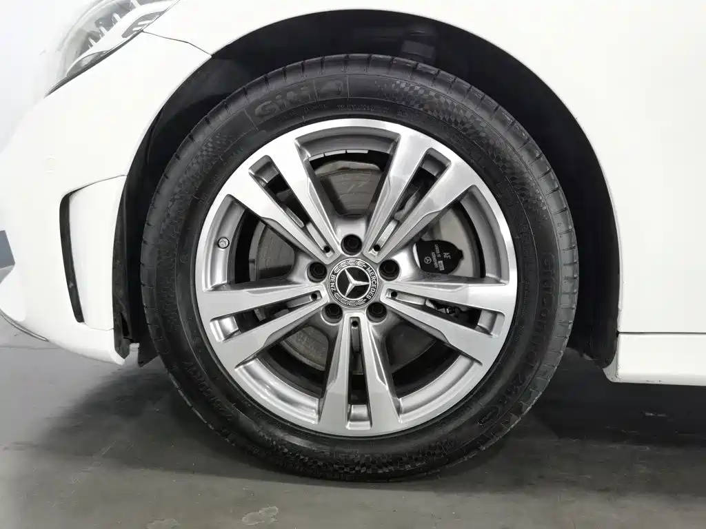 Mercedes-Benz C-Class — миниатюра 17