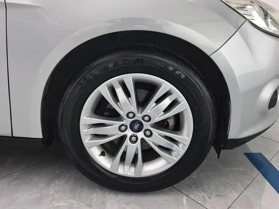 Ford Focus — миниатюра 6