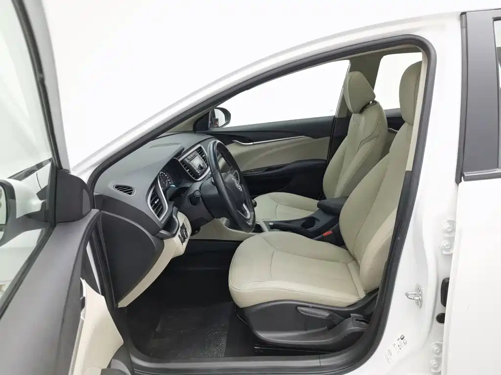 Buick Excelle — миниатюра 10