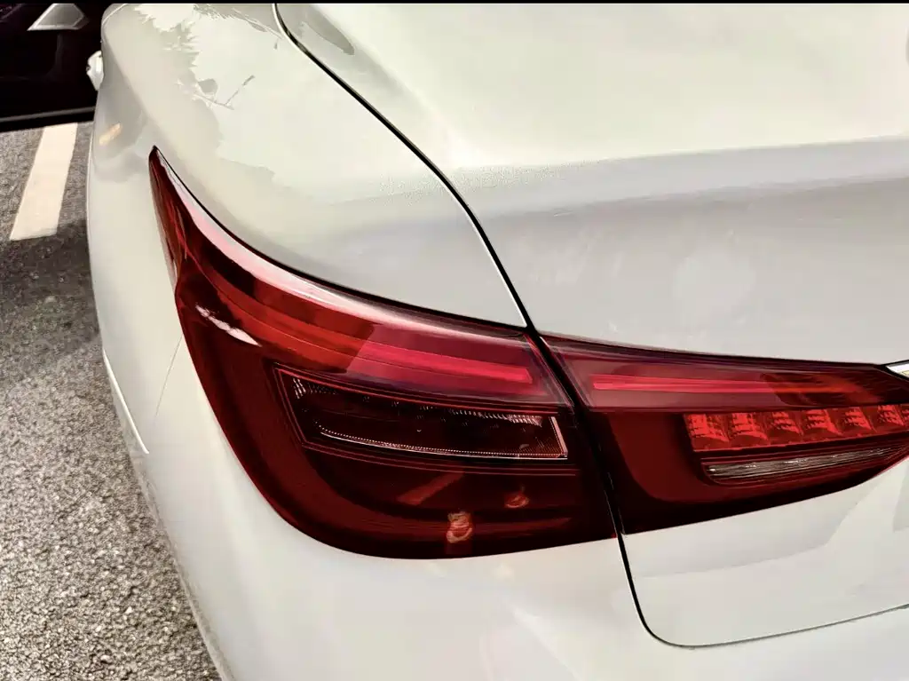 Infiniti Q50L 2018 2.0T V