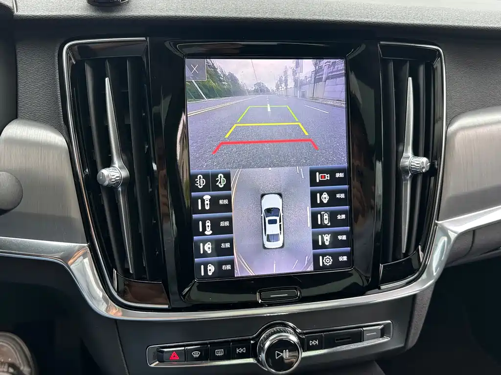 Volvo S90 — миниатюра 23