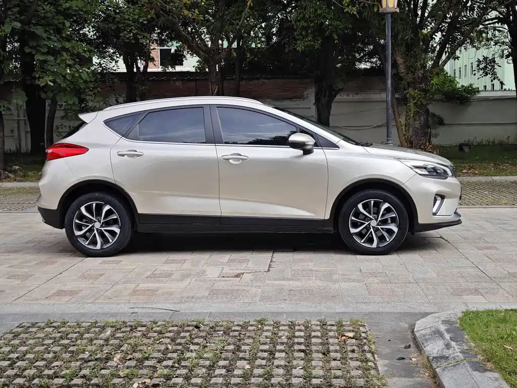 Geely Emgrand GS — миниатюра 17