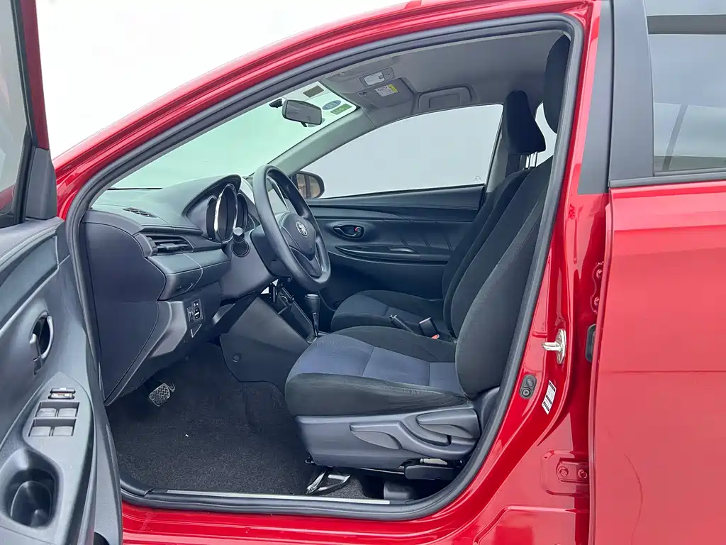 TOYOTA YARIS L ZHIXUAN