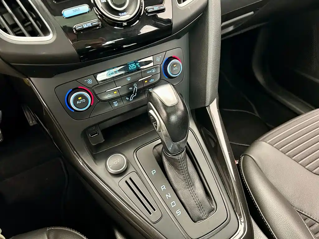 Ford Focus — миниатюра 9