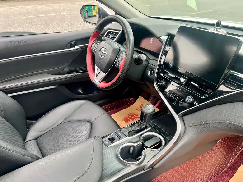 Toyota Camry 2021 2.5G Luxury
