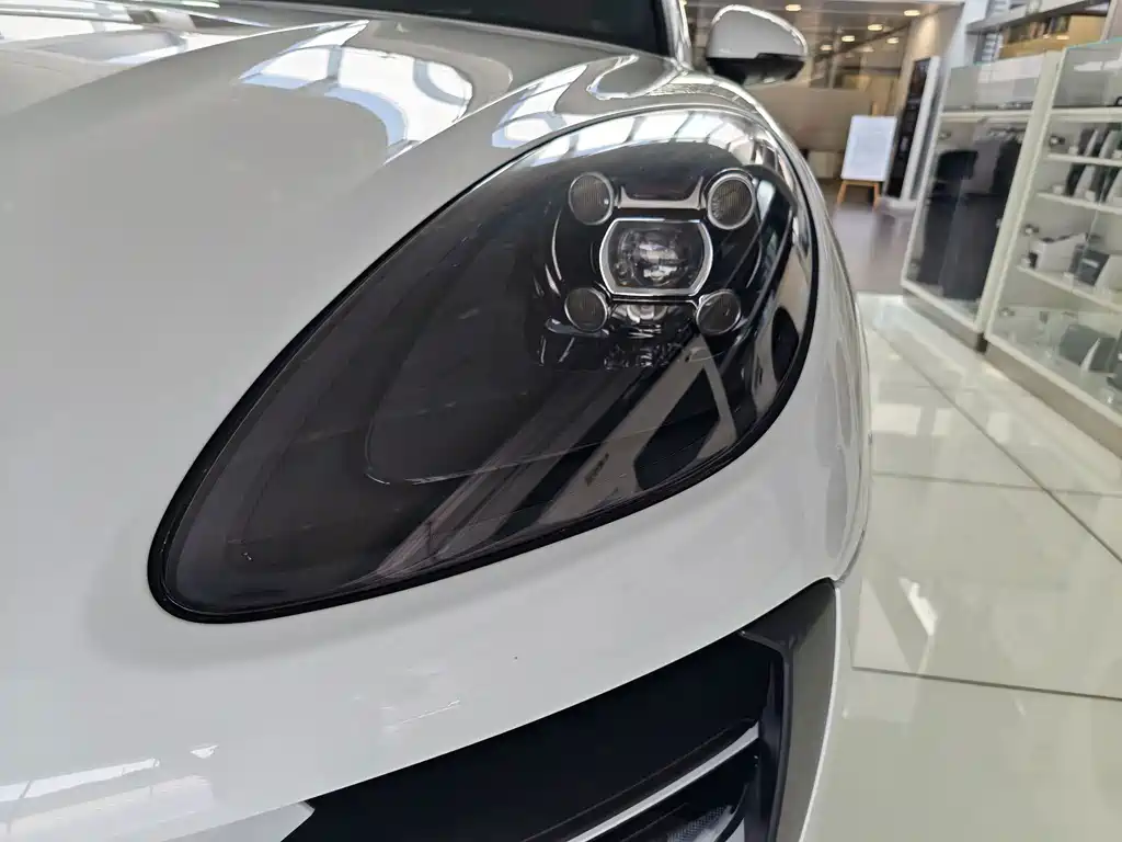Porsche Macan — миниатюра 15