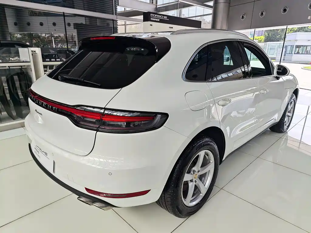 Porsche Macan — миниатюра 5