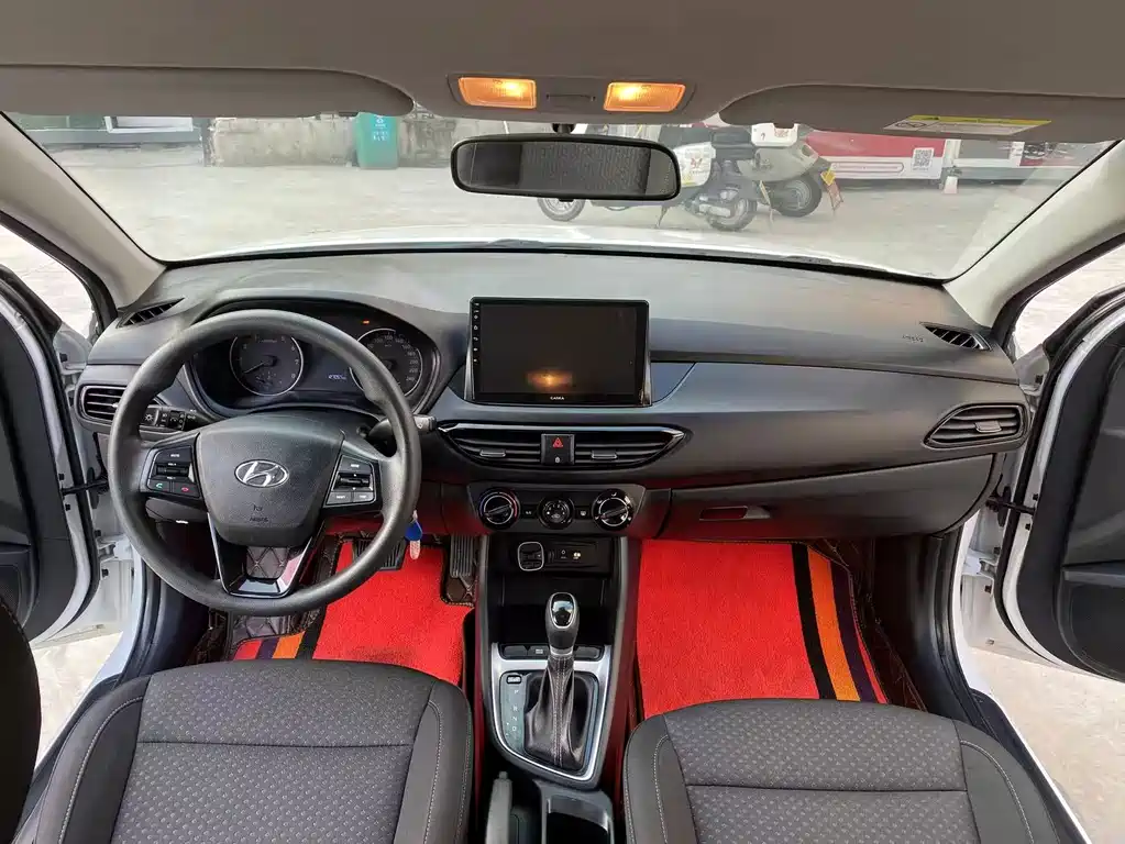 Hyundai Elantra — миниатюра 13