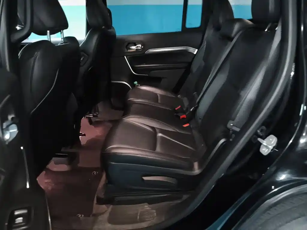 Jeep Grand Commander — миниатюра 18