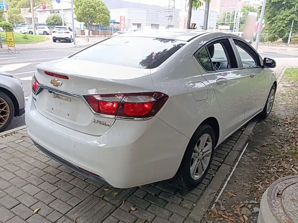 Chevrolet Cruze — миниатюра 7