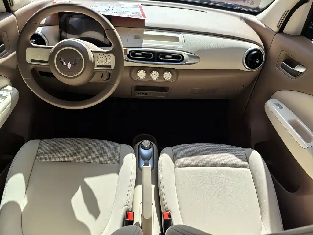 Wuling MINIEV — миниатюра 8