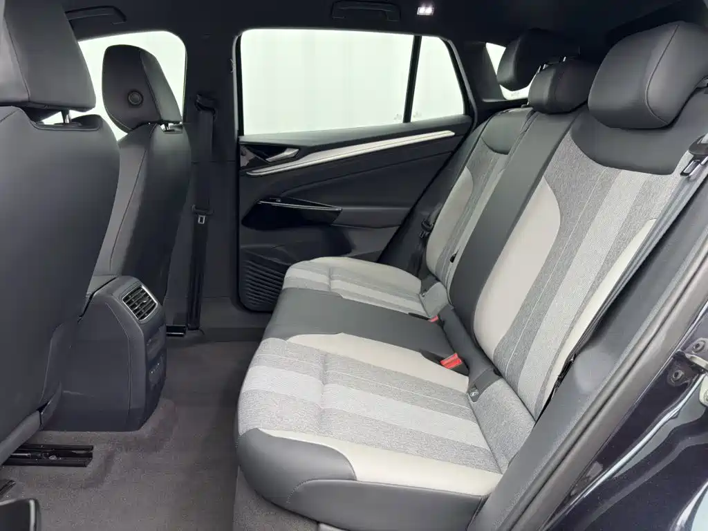 Volkswagen ID.4 Crozz — миниатюра 8