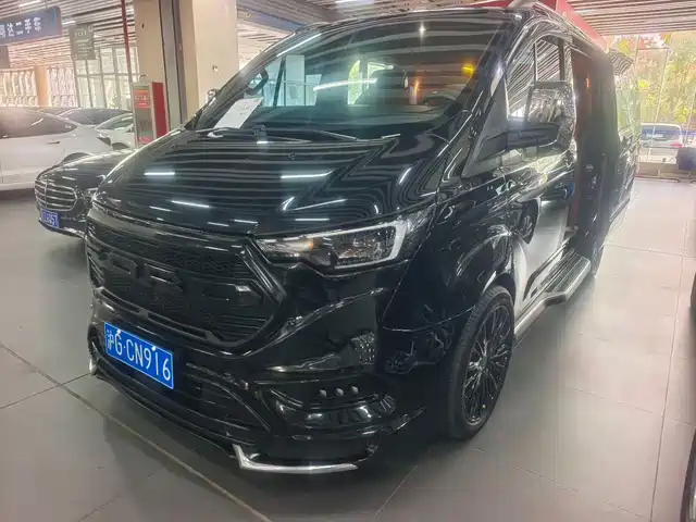 FORD TOURUIOU 2024