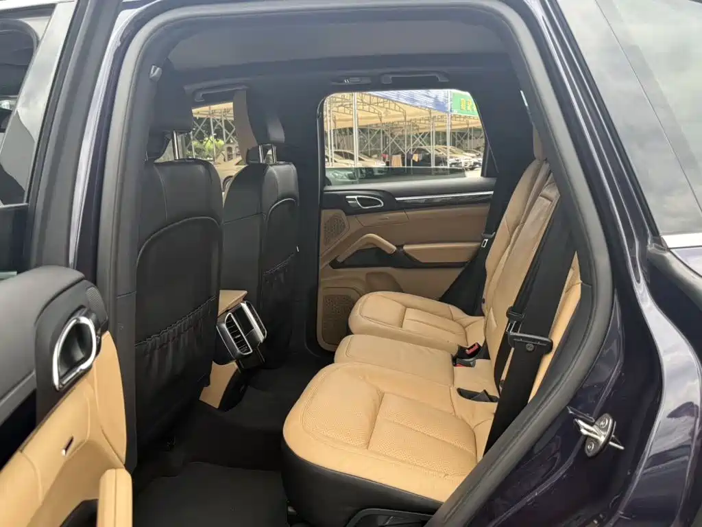 Porsche Cayenne — миниатюра 8