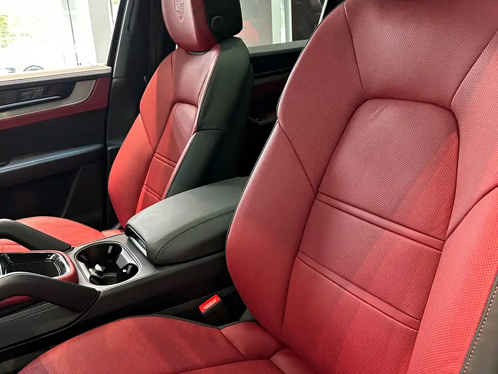 Porsche Cayenne — миниатюра 4