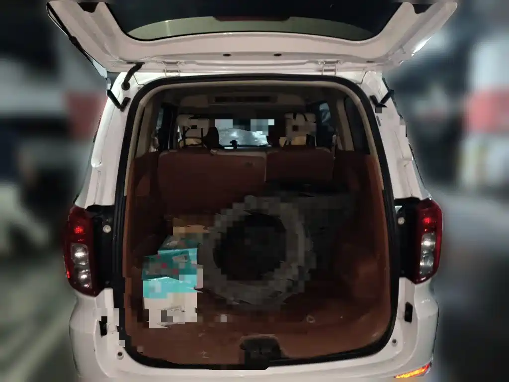 Wuling Hongguang — миниатюра 16
