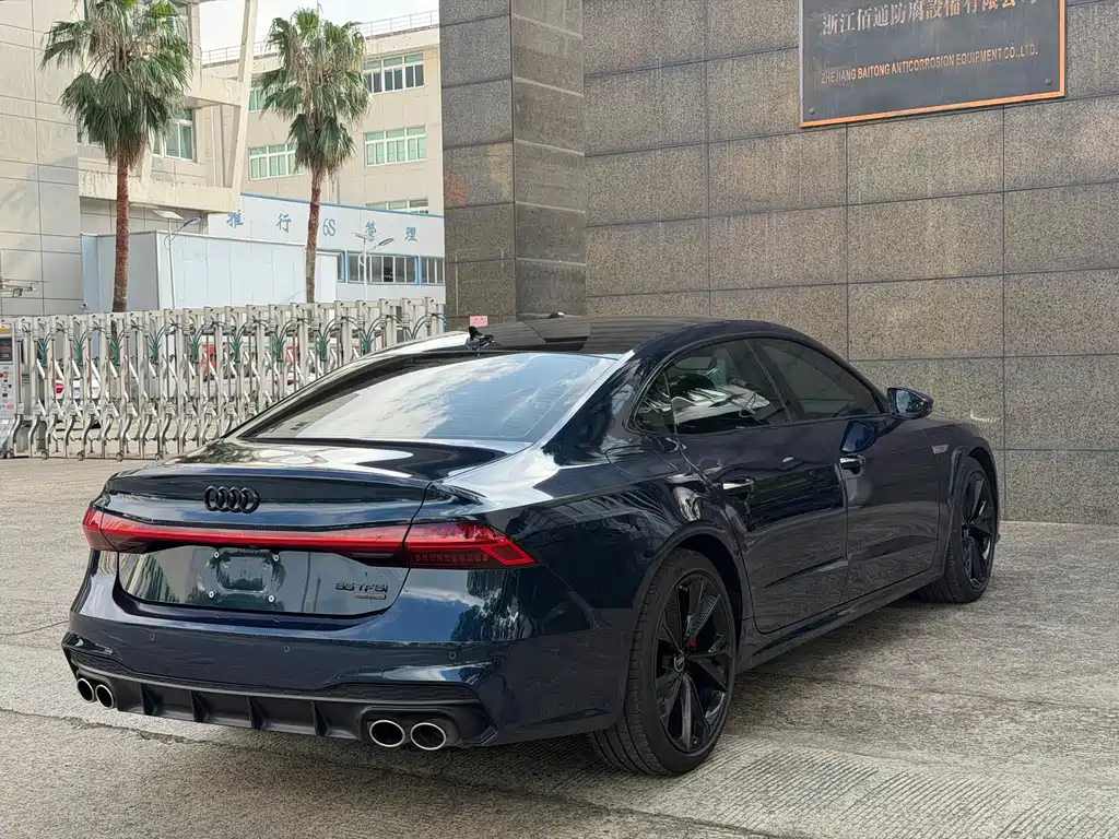 Audi A7L — миниатюра 13