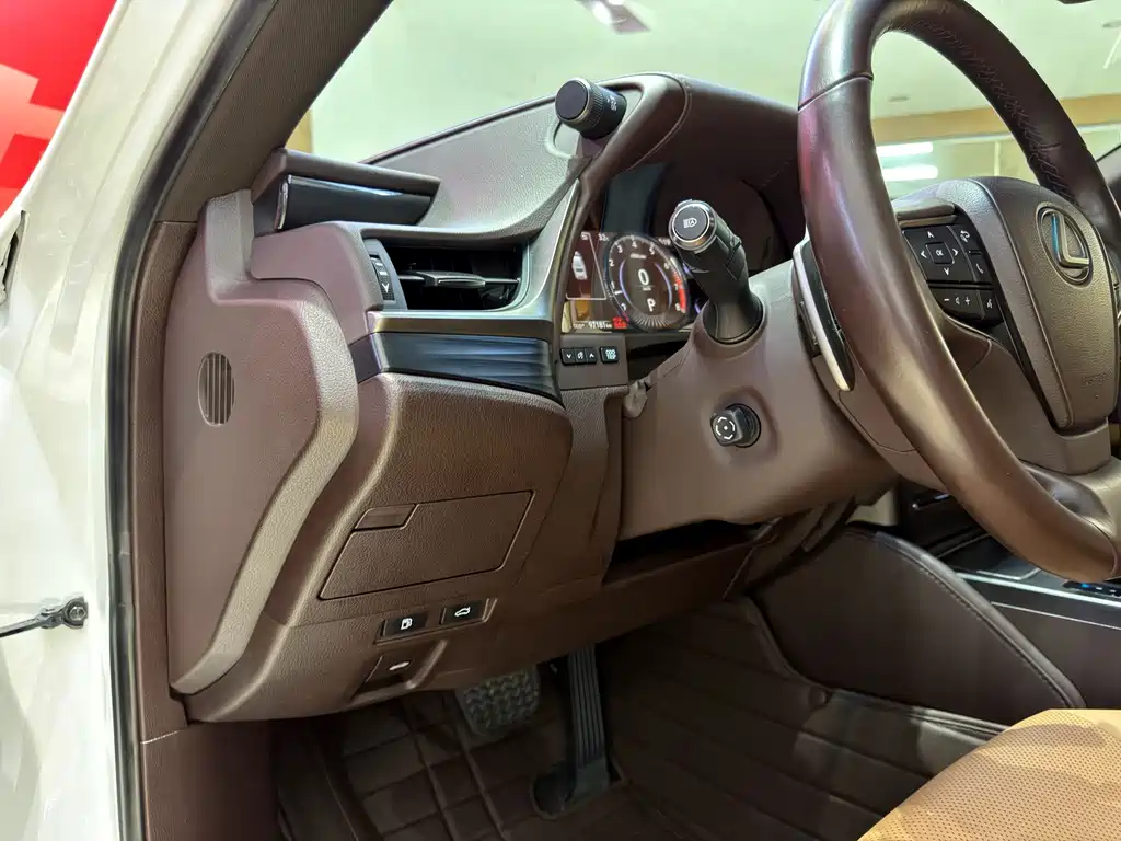 Lexus ES — миниатюра 16