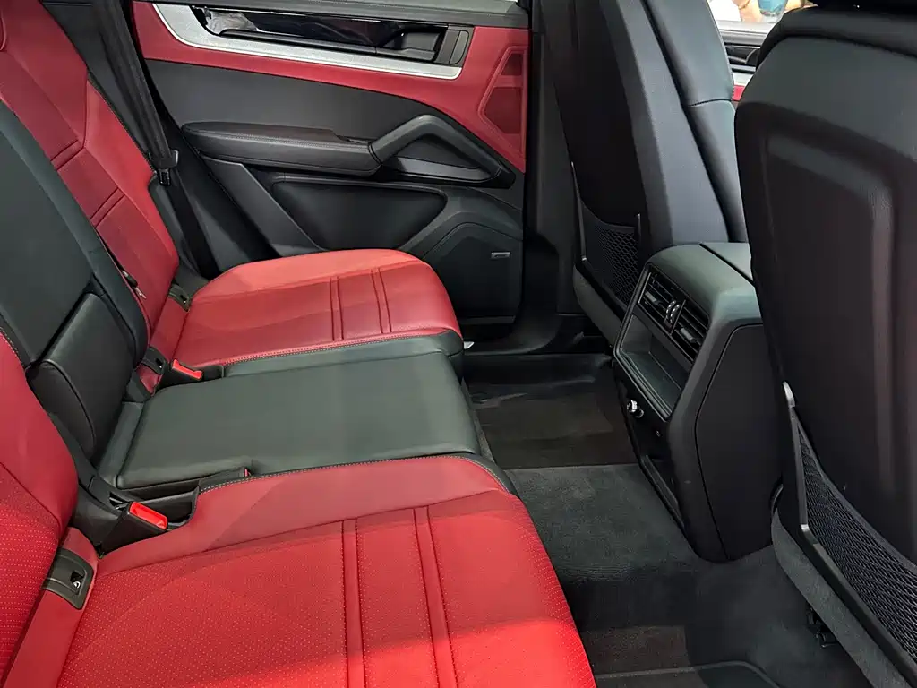 Porsche Cayenne — миниатюра 5