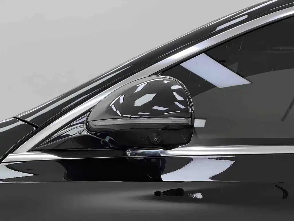 Mercedes-Benz E-Class — миниатюра 7