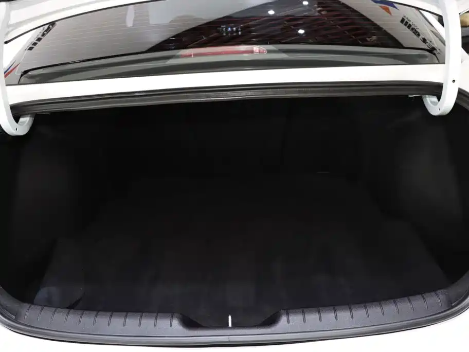 Hyundai Elantra — миниатюра 17