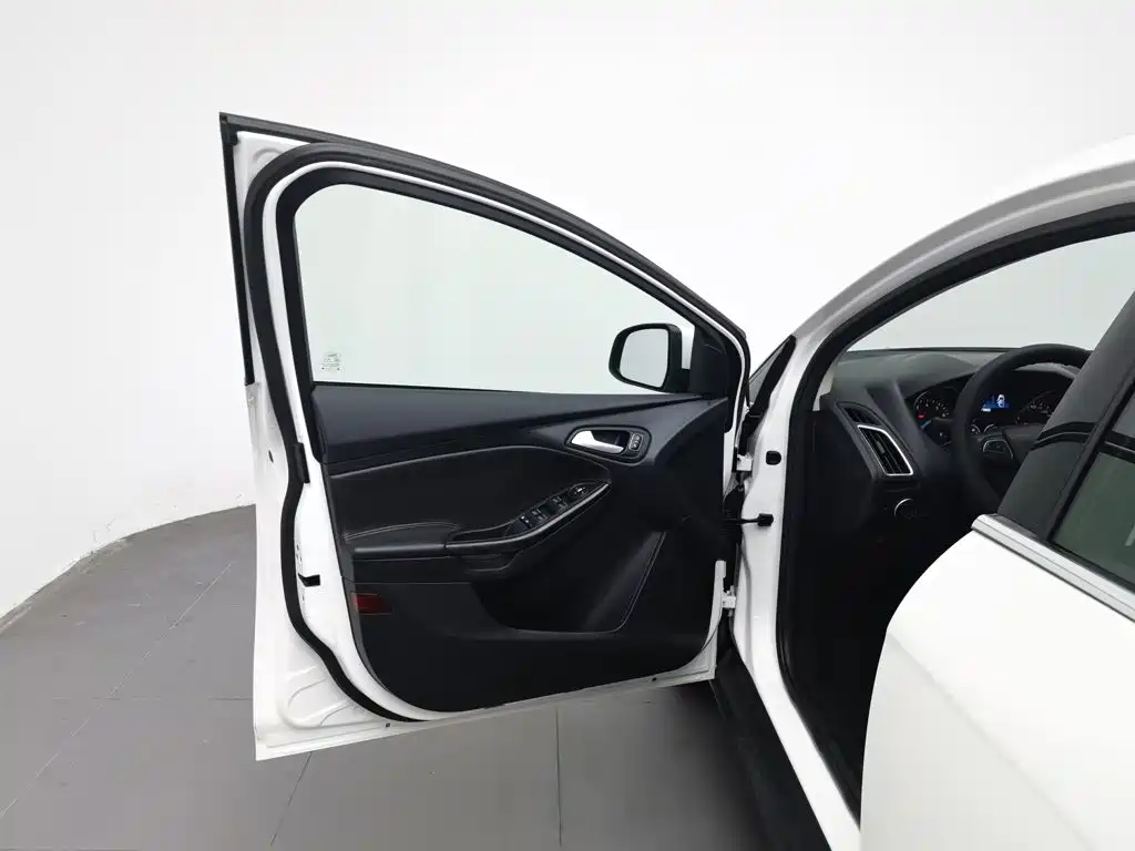 Ford Focus — миниатюра 8