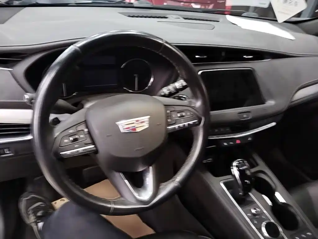 Cadillac XT4 — миниатюра 10