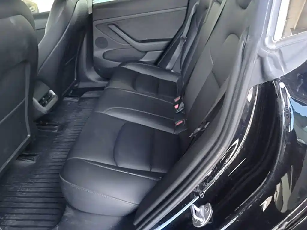 Tesla Model 3 — миниатюра 17
