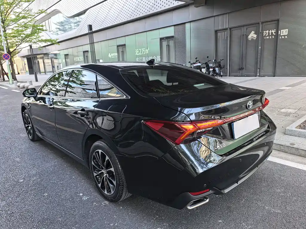 TOYOTA ASIAN DRAGON