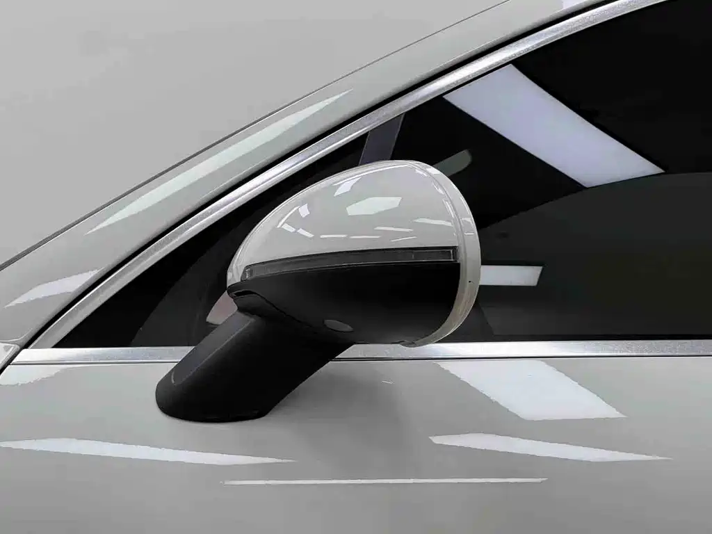 Porsche Macan — миниатюра 8