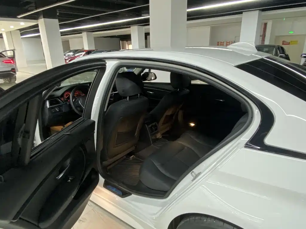 BMW 3 Series — миниатюра 8